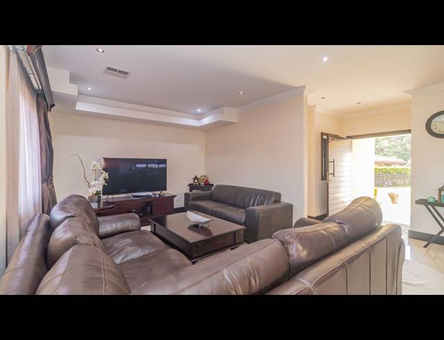 3 BEDROOM HOUSE FOR SALE IN IZINGA
